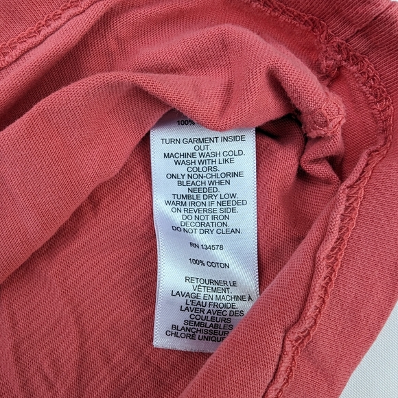 Vineyard Vines Red, washed out black American flag 100% Cotton, boys size: 3T - Picture 4 of 4